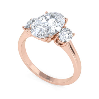 Alianza con pavé de diamantes ovalada Horizon de 2,5 quilates