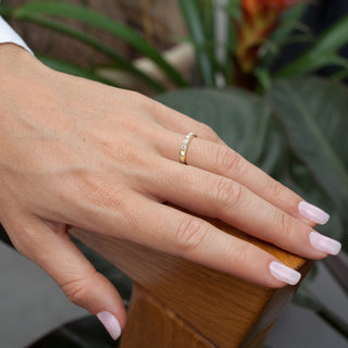 Round Cut Half Eternity Band – Slim