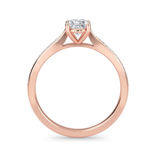 Anillo de compromiso con piedra lateral cónica ovalada de 1,0 ctw