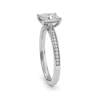 Anillo de compromiso clásico de princesa con piedra lateral de 1,0 ctw