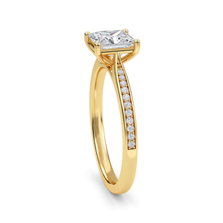 Anillo de compromiso clásico de princesa con piedra lateral de 1,0 ctw