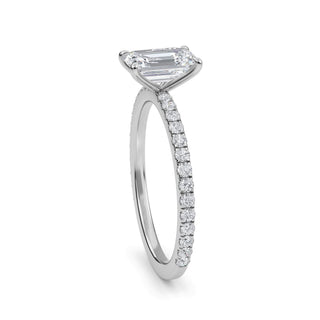 Anillo de compromiso clásico con pavé de esmeralda de 1,0 ctw