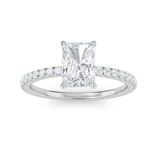 Anillo de compromiso clásico con piedra lateral esmeralda de 1,0 ctw