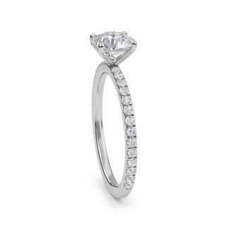 Anillo de compromiso clásico con piedra lateral redonda de 1,0 ctw