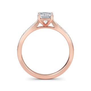 Anillo de compromiso con piedra lateral cónica de esmeralda de 1,0 ctw