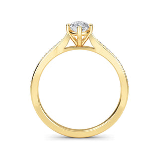 Anillo de compromiso con piedra lateral cónica de talla marquesa de 0,5 ct.