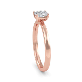Anillo de compromiso solitario minimalista de talla cojín de 0,9 quilates