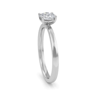 Anillo de compromiso solitario minimalista de talla cojín de 0,9 quilates