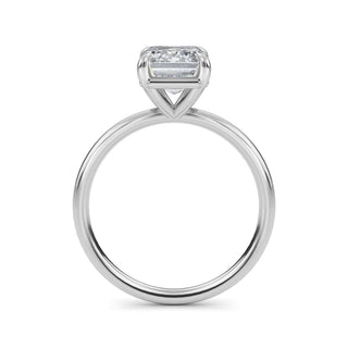 Anillo de compromiso solitario estilo bisel con corte esmeralda de 2,0 cts.