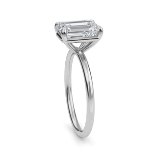 Anillo de compromiso solitario estilo bisel con corte esmeralda de 2,0 cts.
